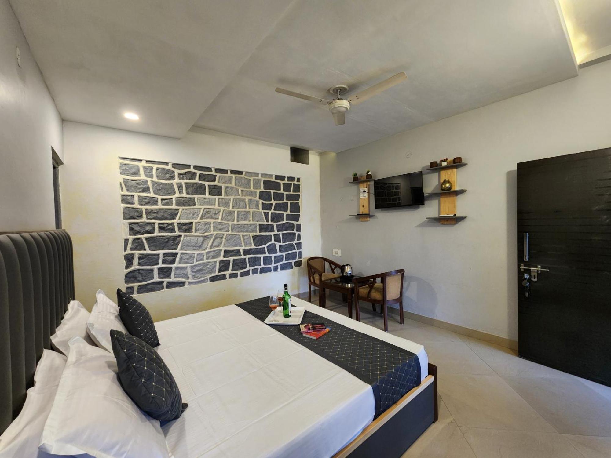 Pine Valley Resort Kasauli Exterior photo