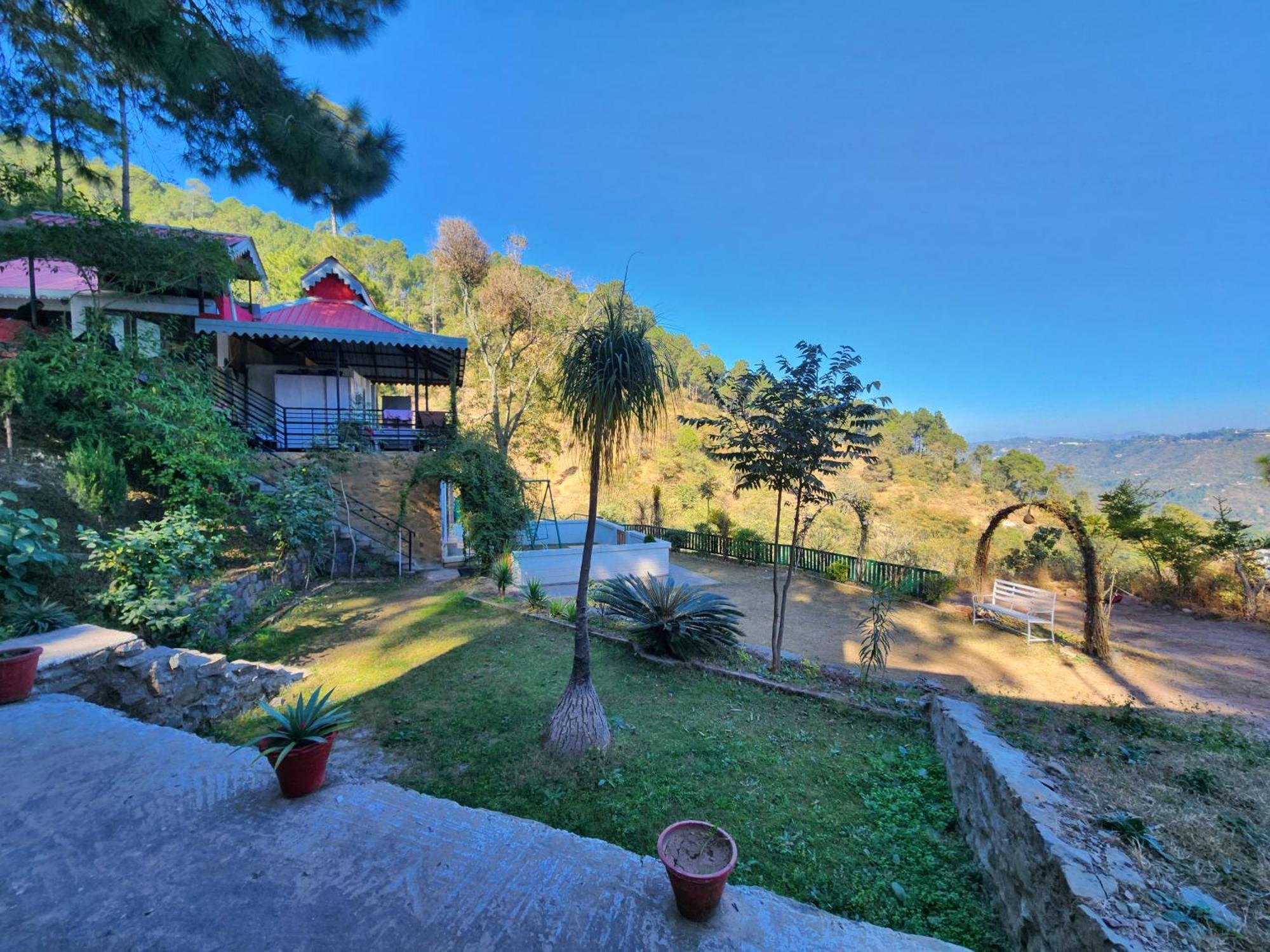 Pine Valley Resort Kasauli Exterior photo