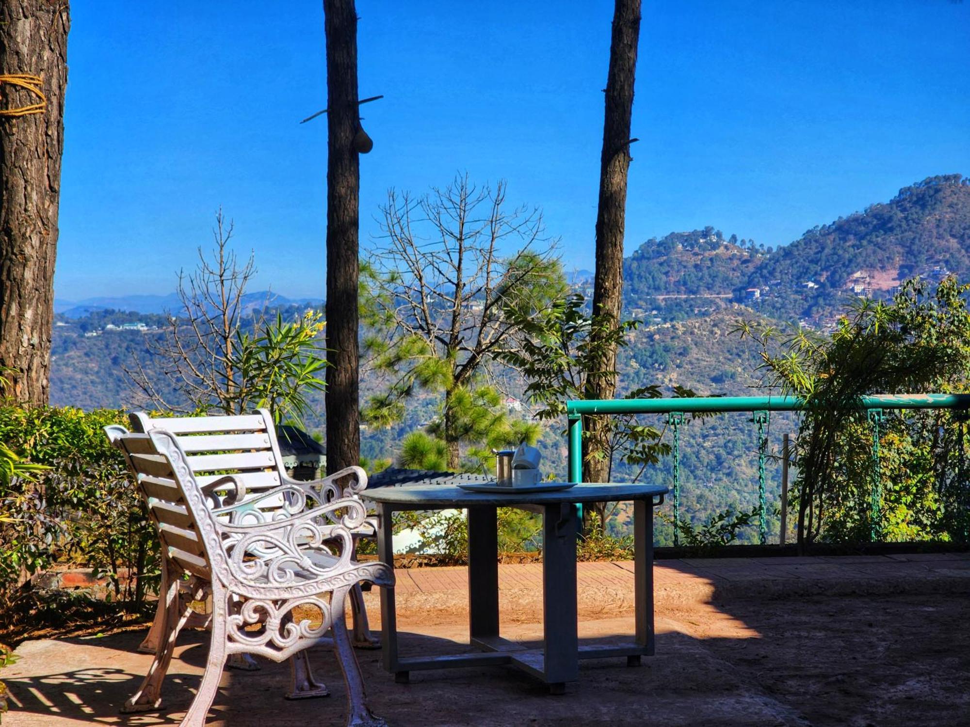 Pine Valley Resort Kasauli Exterior photo